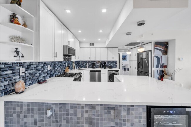 Building Photo - 2501 S Ocean Dr