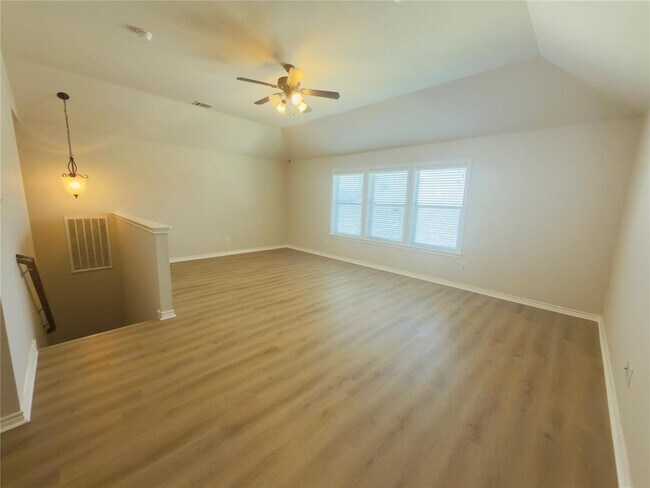 Building Photo - 3932 Links Ln