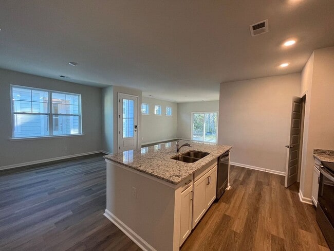 Building Photo - 149 Holloway Hill