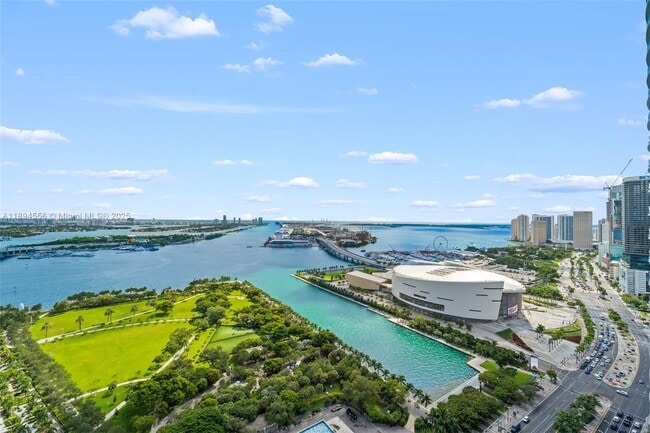 Building Photo - 1000 Biscayne Blvd