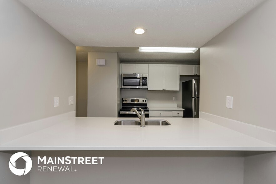 Building Photo - 7943 Monfreya Ct