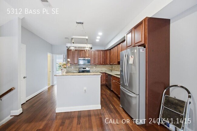 Building Photo - 5312 Bass Pl SE