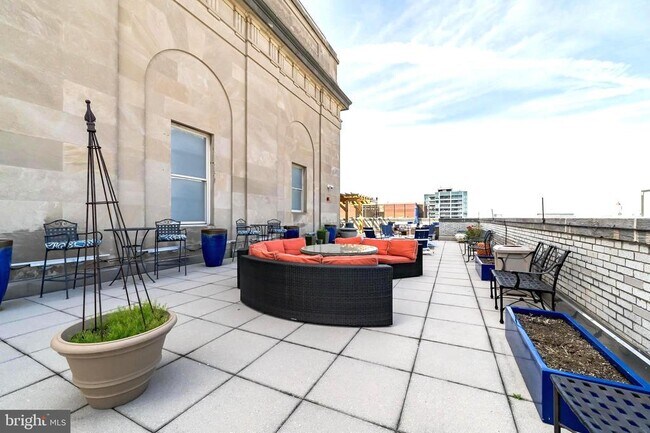 Building Photo - 1600 Arch St