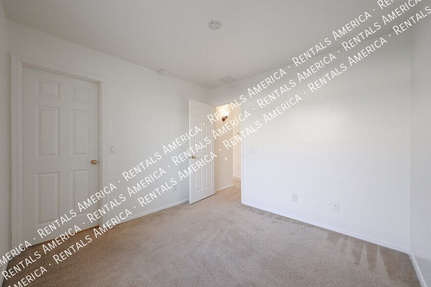 Building Photo - 2763 N 106th Ln