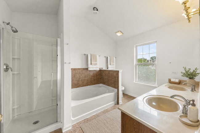Building Photo - 3429 Bradbury Cir