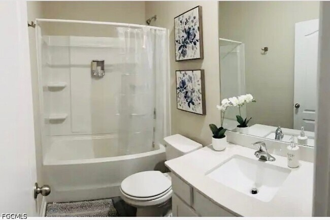 Building Photo - 1715 Chiquita Blvd S