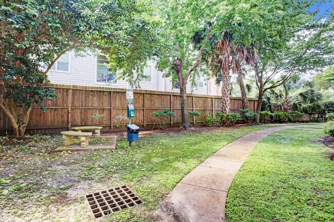 Primary Photo - 2255 Braeswood Park Dr