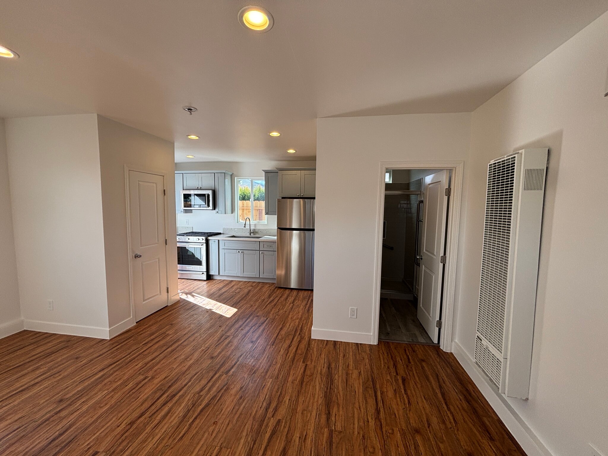 Building Photo - 4948 Twain Ave