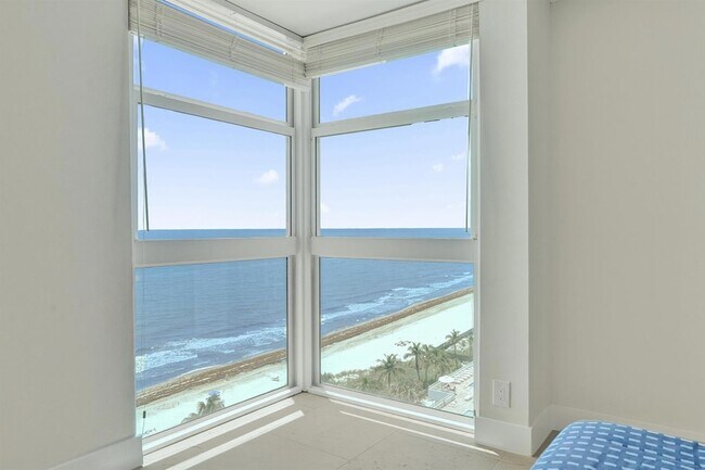Building Photo - 1360 S Ocean Blvd