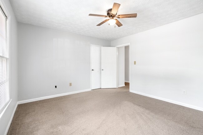 Building Photo - 1704 Hunting Creek Dr SE