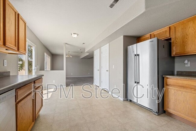 Building Photo - 2238 Meadowlark Ln