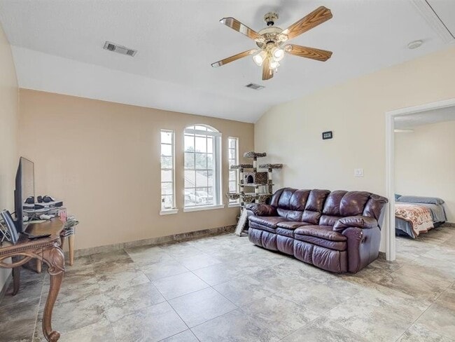 Building Photo - 8422 Tavenor Ln