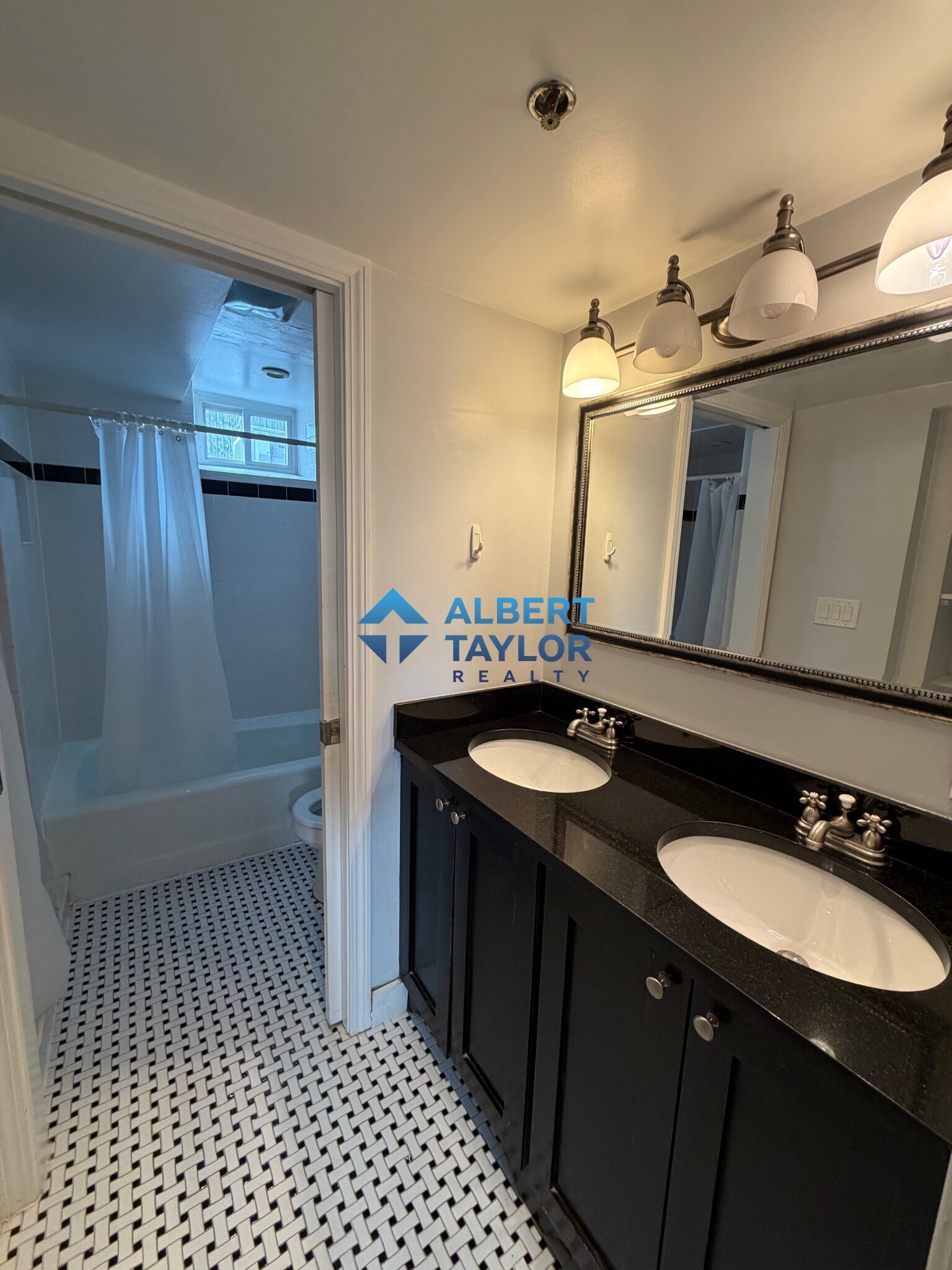 Bathroom 2 - 109 Beacon St