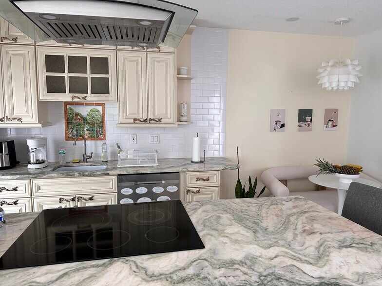 Building Photo - 1481 S Ocean Blvd