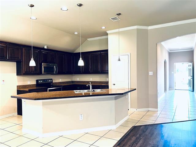 Building Photo - 217 Creekwood Dr