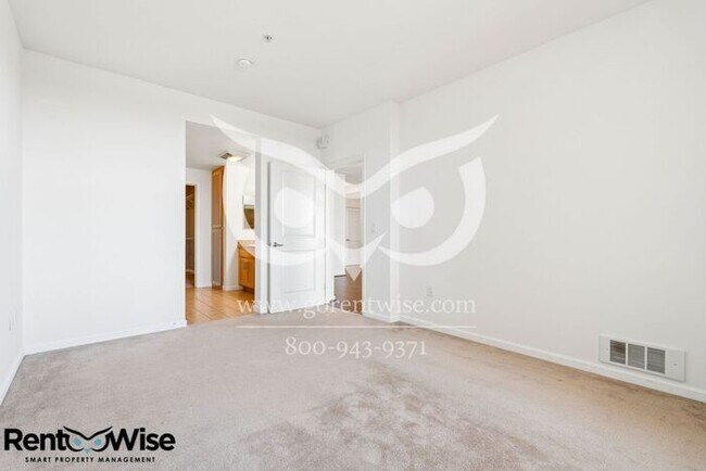 Building Photo - 401 Crescent Ct