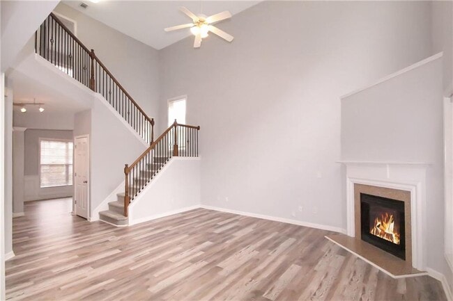 Building Photo - 2389 White Alder Dr NE