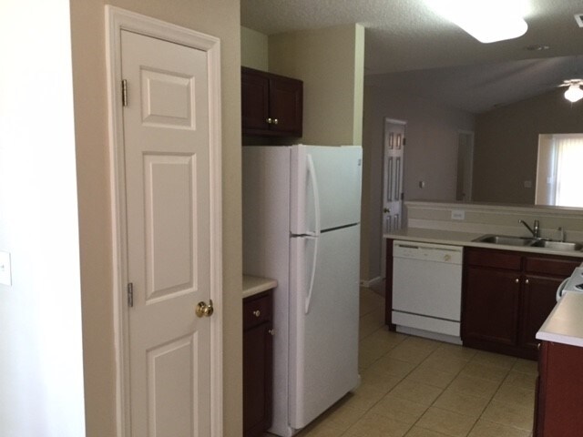 Building Photo - 155 Bristol View Cir