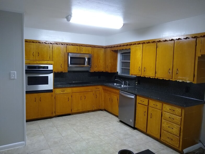 Building Photo - 2632 Meandering Way