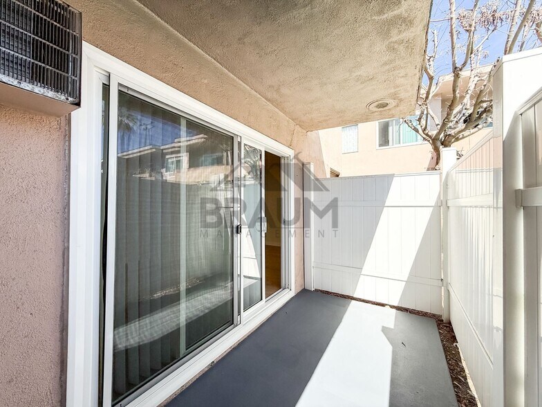 Building Photo - 5433 Sepulveda Blvd