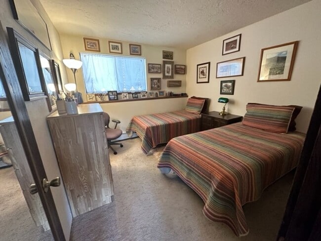 Building Photo - WINTER RENTAL-Buffalo Ridge Condo -  Immac...