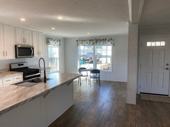 Building Photo - 135 Church Rd