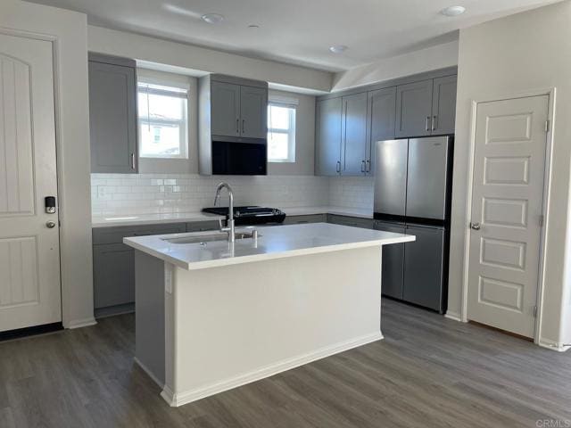 Building Photo - 28325 Via Moscotel