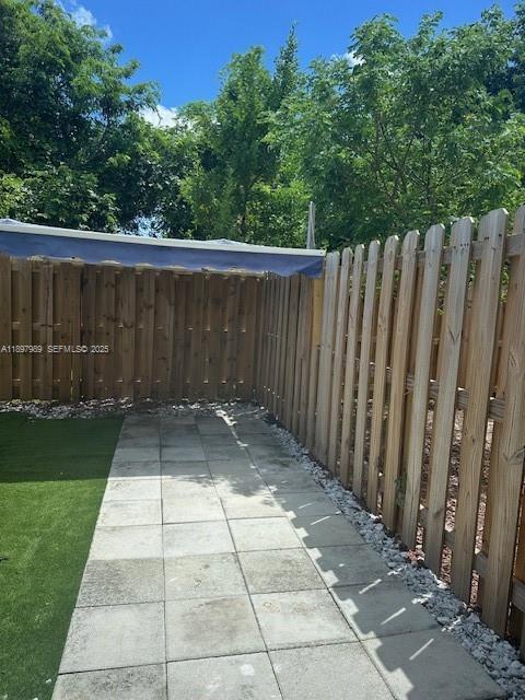 Building Photo - 390 NE 12th St