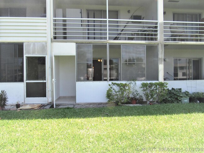 Building Photo - 214 Berkshire K