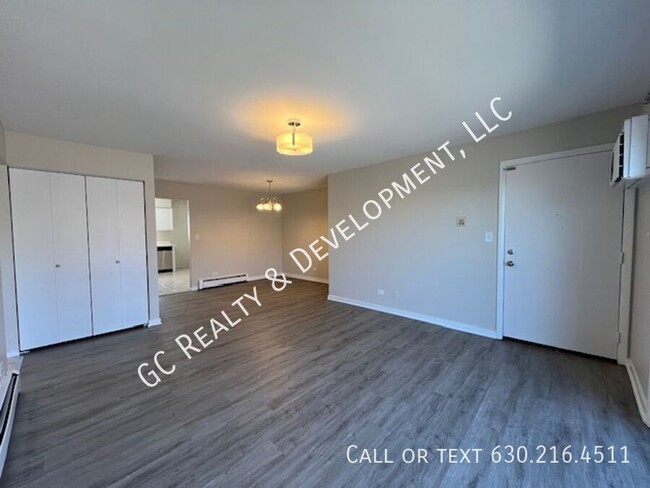 Building Photo - ***RECENTLY UPDATED NORTHBROOK CONDO / 2 B...