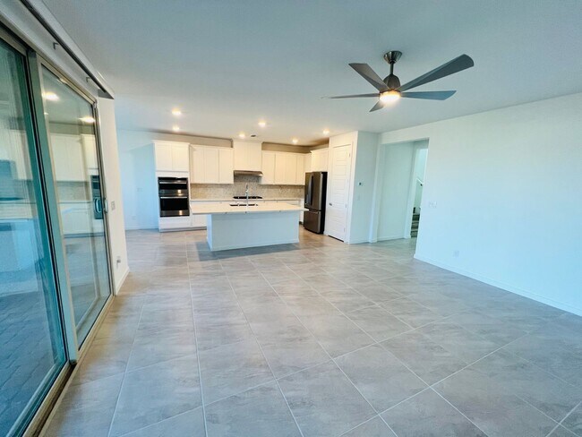Building Photo - New Summerlin View