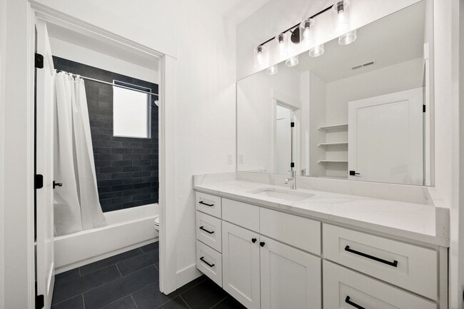 Building Photo - Convenience, Beauty and Space Makes this H...