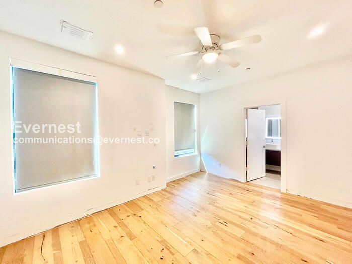 Building Photo - 2711 Kimsey Dr