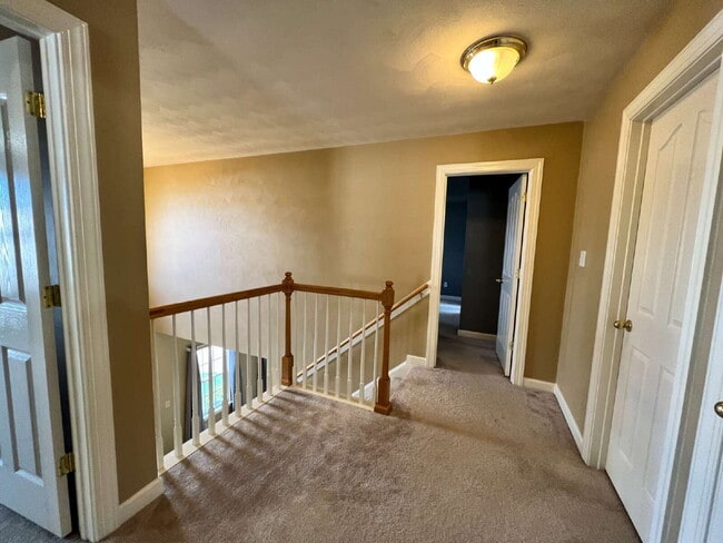 Building Photo - Spacious 4 bedroom home with POOL in sought after neighborhood and schools.