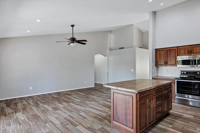 Building Photo - 4315 E Rocky Slope Dr