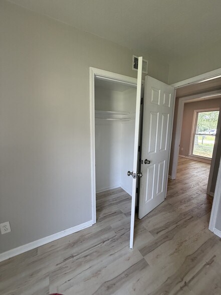 Building Photo - 254 Blossom Rd