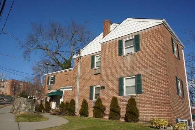 Building Photo - 25 Maple St