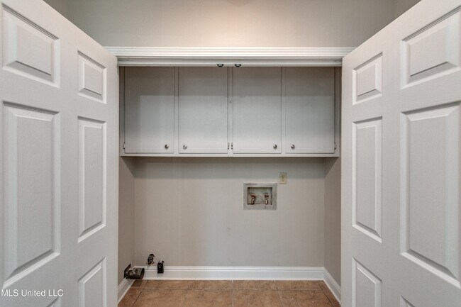 Building Photo - 348 Durham Ct