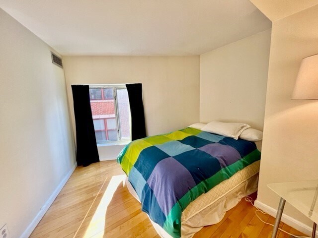 Building Photo - 19 Wiget St