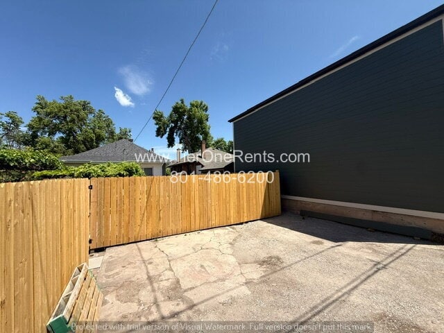 Building Photo - NO DEPOSIT option available for qualified renters