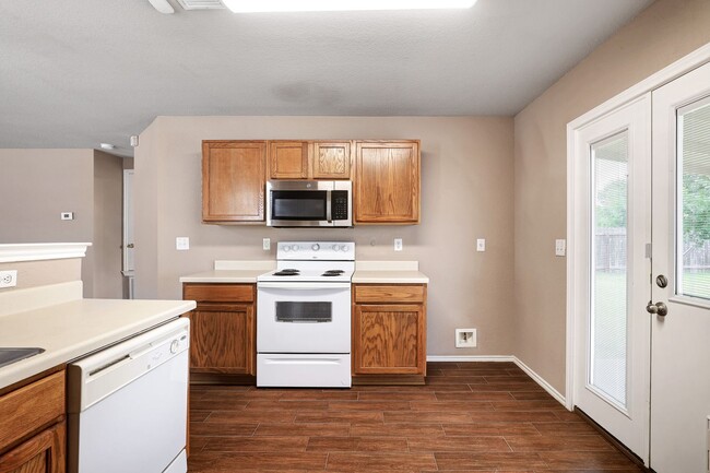 Building Photo - ***APPLICATION CURRENTLY UNDER REVIEW***Mo...