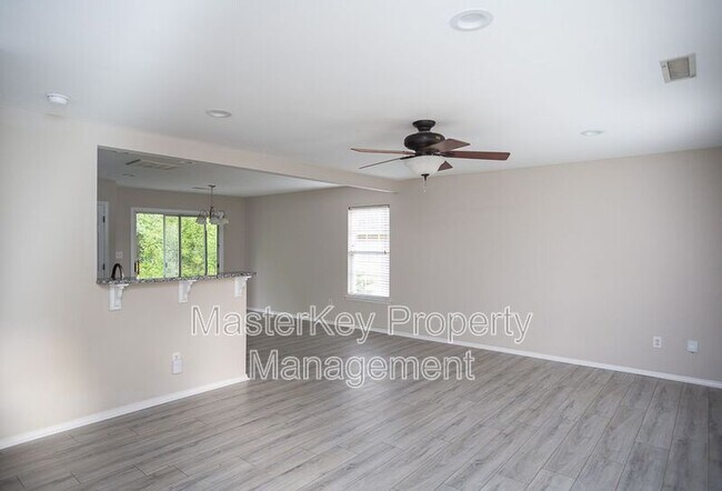 Building Photo - 204 Evening Star Dr