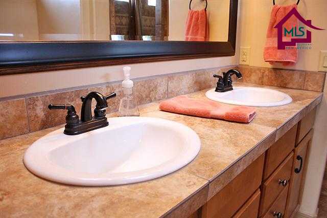 Building Photo - Beautiful Home in Gated community with pool, club house and limited work out facility.