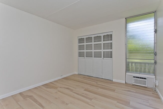 Building Photo - Nahoa Apartments 2 bedroom, 1 bathroom, 1 ...