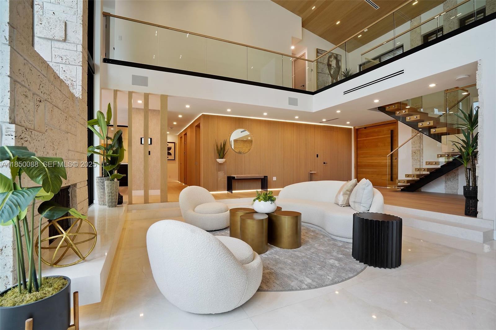 Building Photo - 3251 NE 164th St