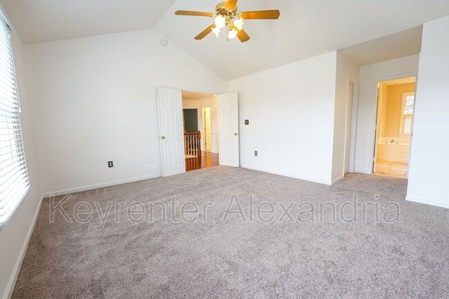 Building Photo - 20 Boulder Dr