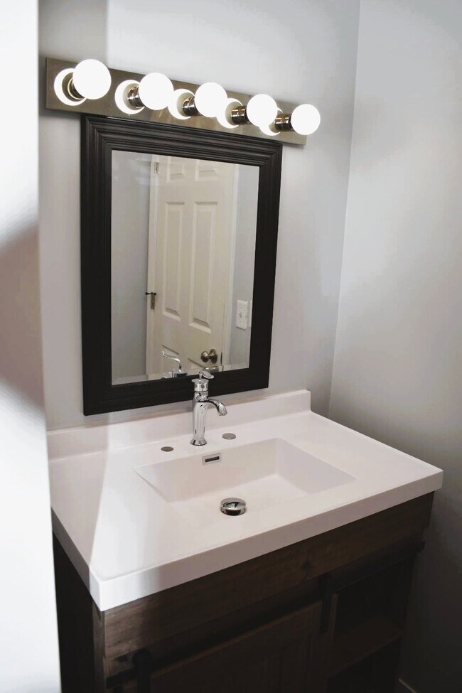 Building Photo - Woodlands