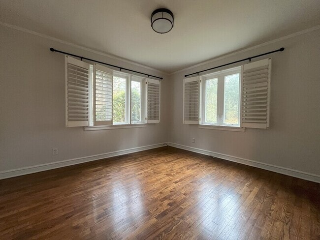 Building Photo - 1831 Jameston Dr