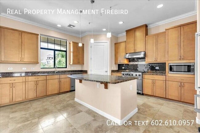 Building Photo - 7297 N Scottsdale Rd