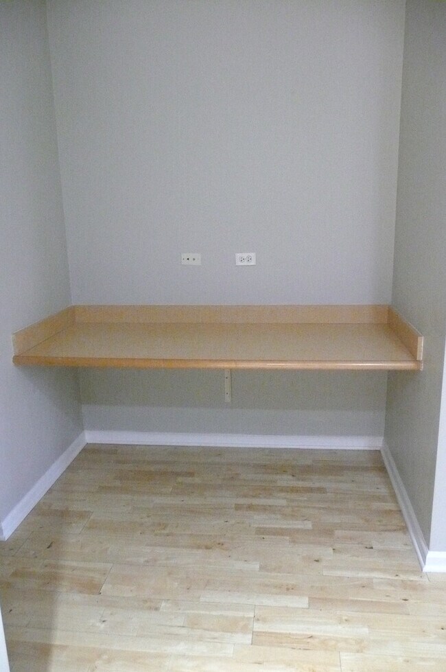 Building Photo - 1255 S State St